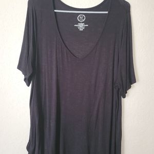 Black short sleeve shirt